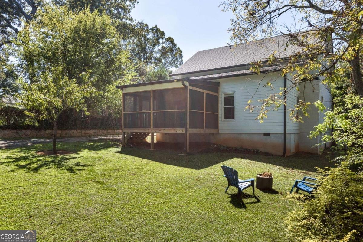 1646 May Avenue Atlanta - 44