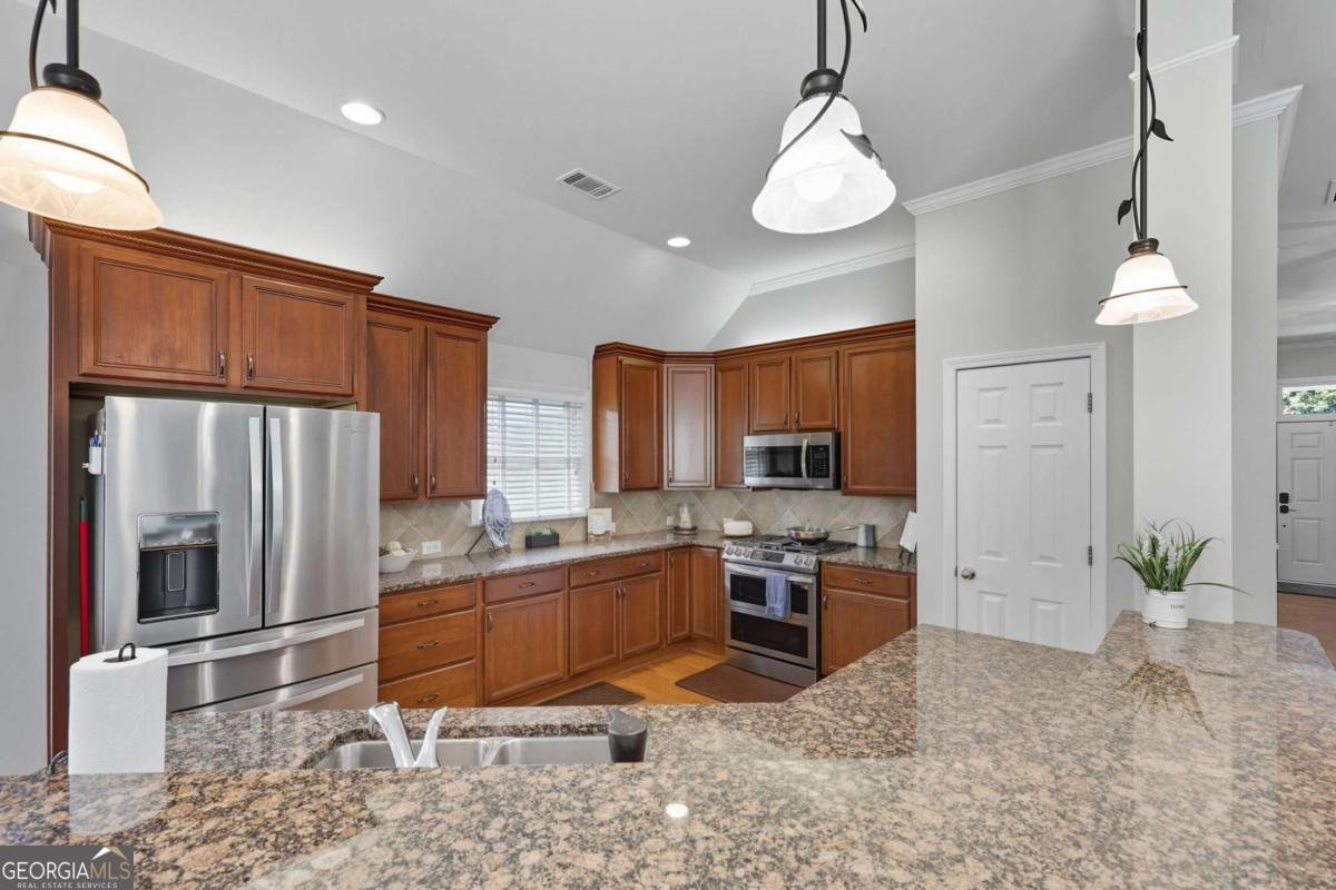7507 Brookstone Circle Flowery Branch - 39