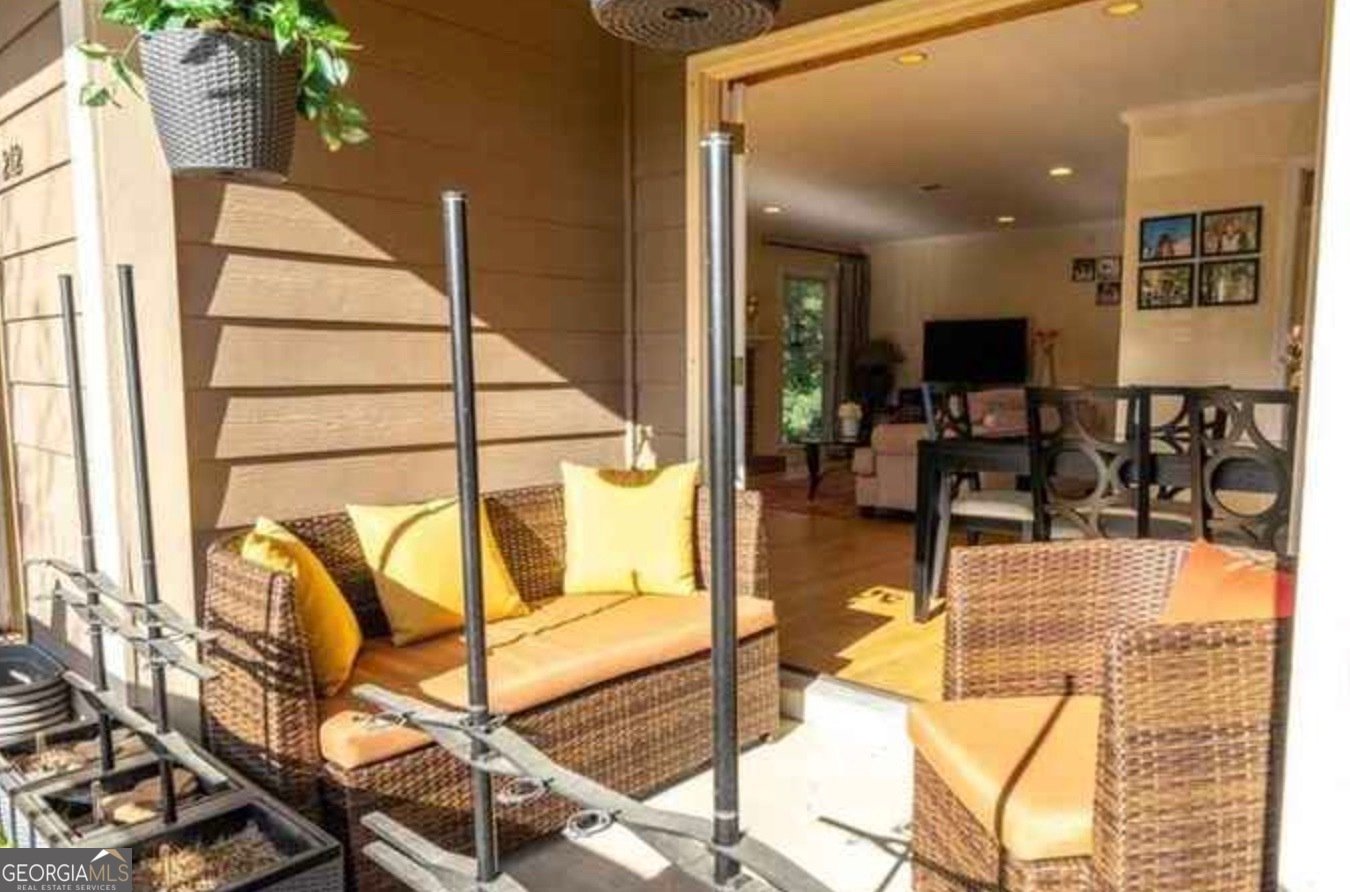 212 Abingdon Way Sandy Springs - 18