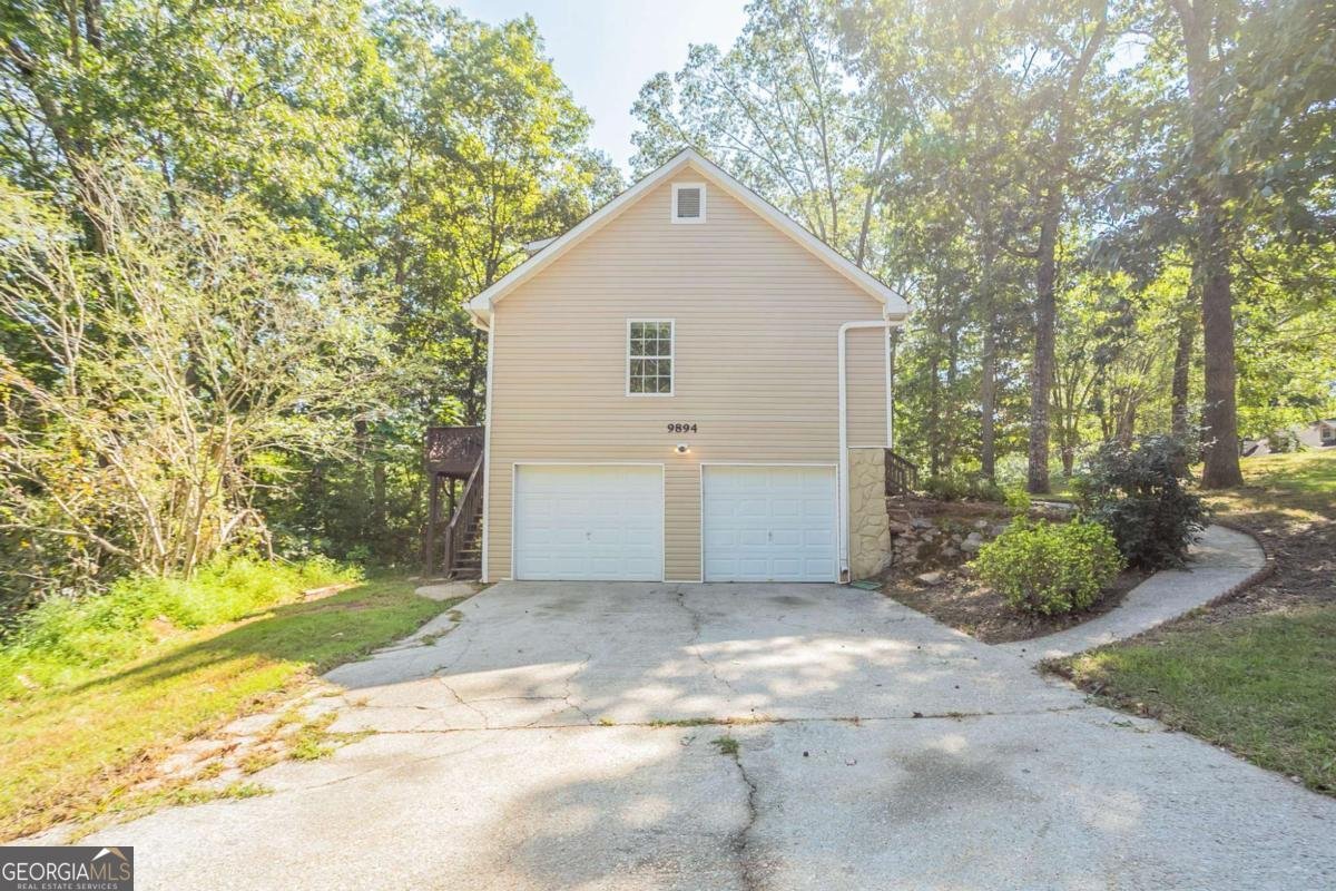 9894 Riverwood Court Douglasville - 37