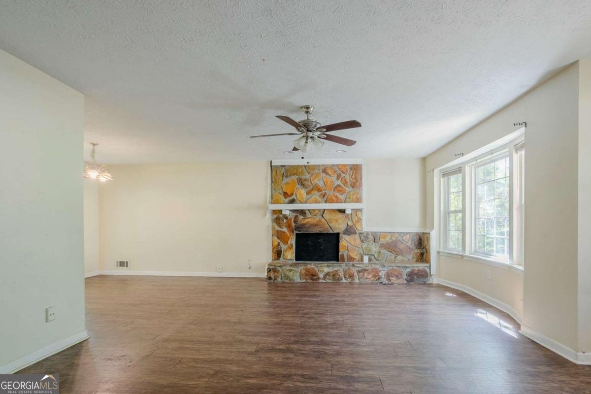 9894 Riverwood Court Douglasville - 4