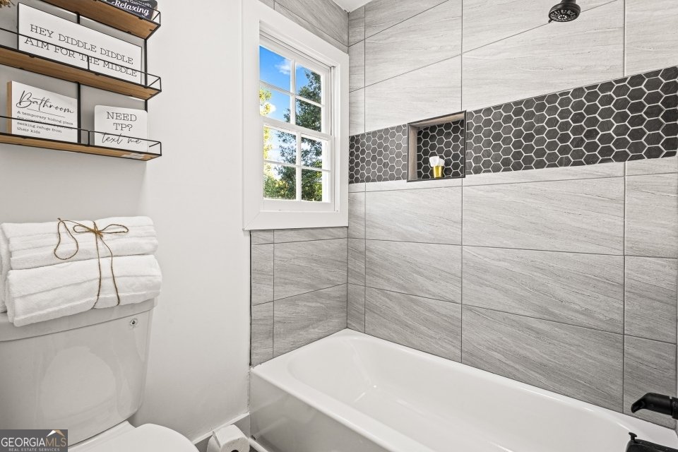1396 Huntsmen Glen Riverdale - 11