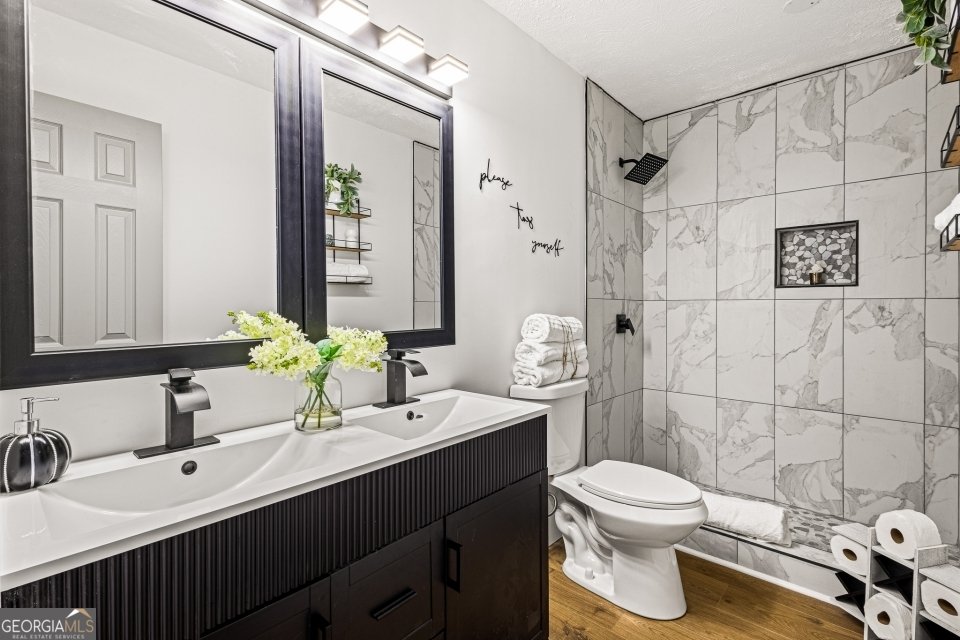 1396 Huntsmen Glen Riverdale - 2
