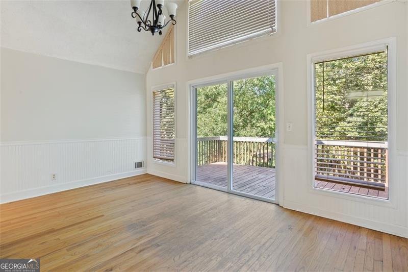 405 Waterfront Woodstock - 11