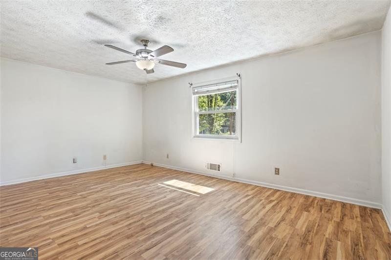 405 Waterfront Woodstock - 15