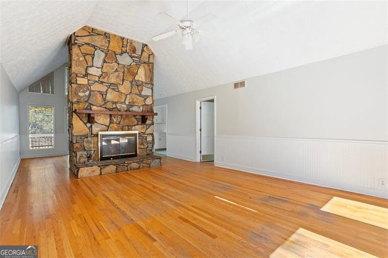 405 Waterfront Woodstock - 7