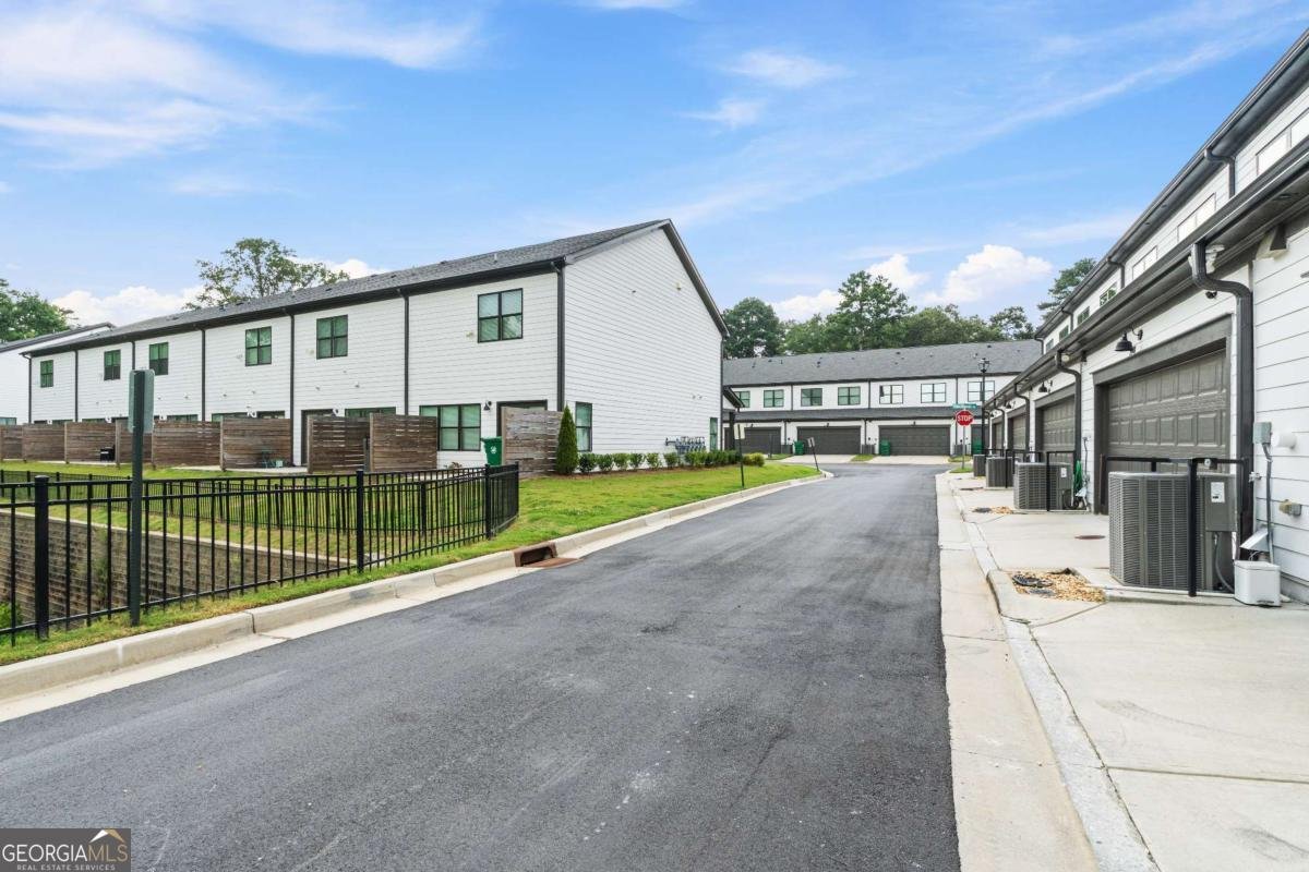 2410 Lakeshore Lane Atlanta - 24
