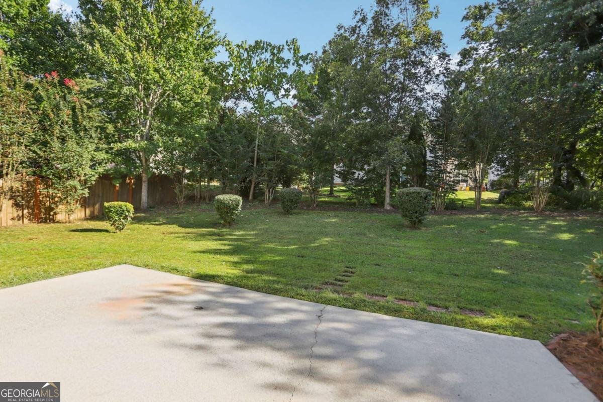 8004 Larksview Drive Fairburn - 31
