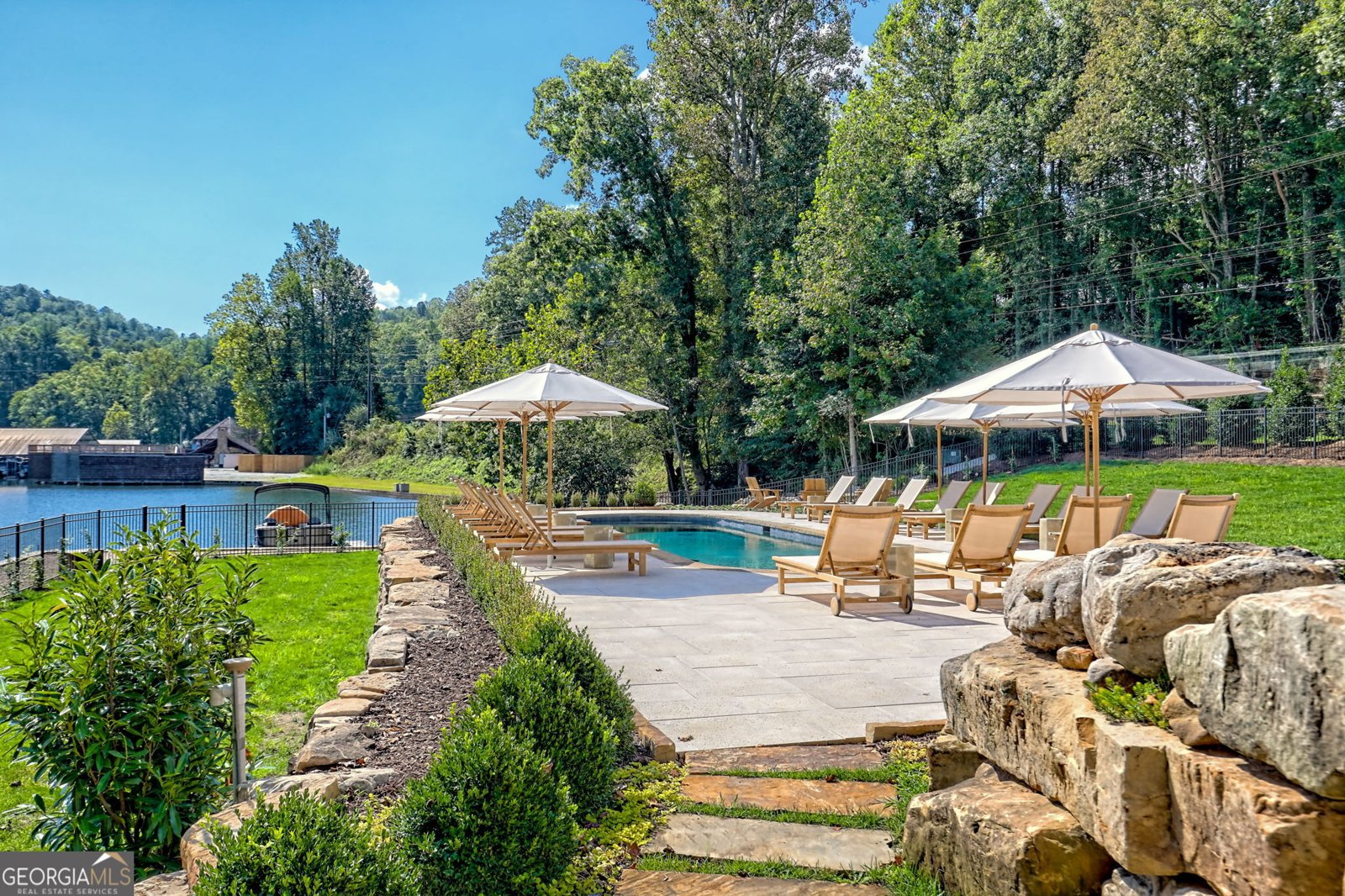 100 Cove View Lane Clarkesville - 60