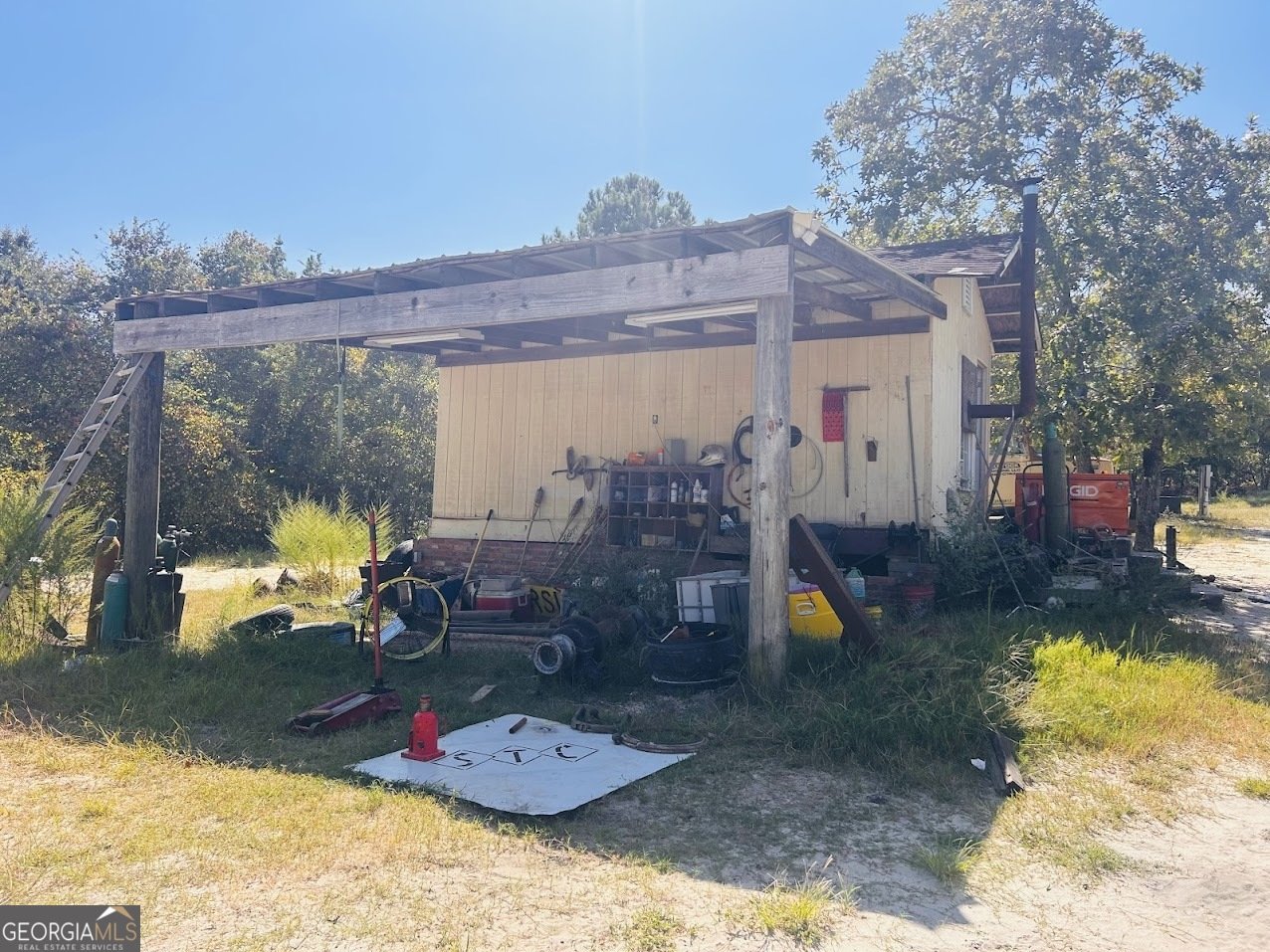 6842 GA Highway 240 Box Springs - 27