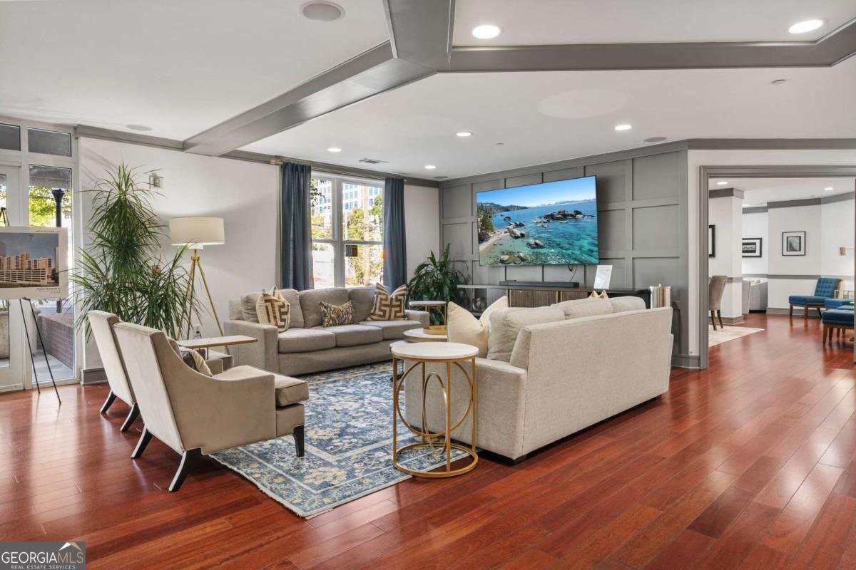 1101 Juniper Street Atlanta - 33