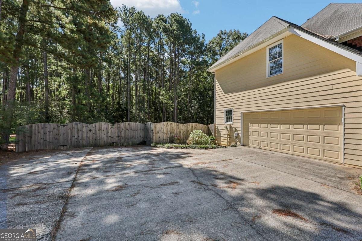 7522 Greens Mill Drive Loganville - 14