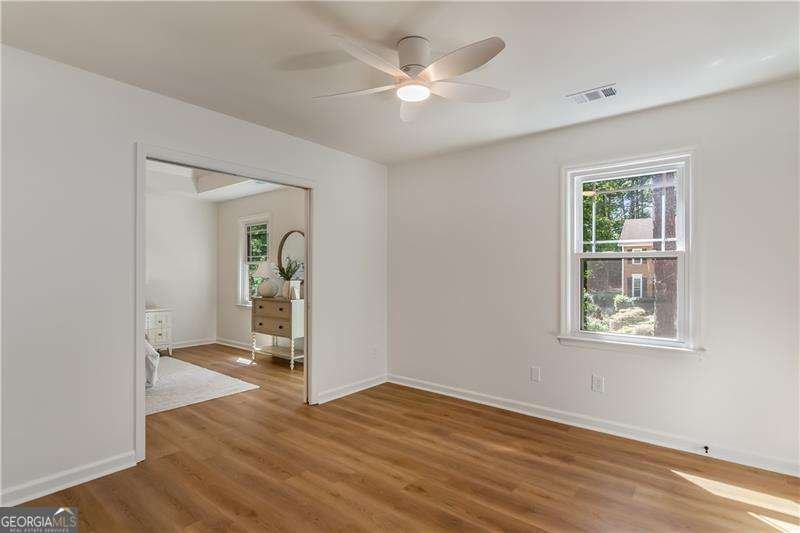 138 Lakeside Drive Kennesaw - 37