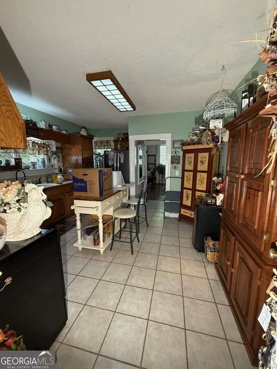 360 Edison Street Menlo - 1