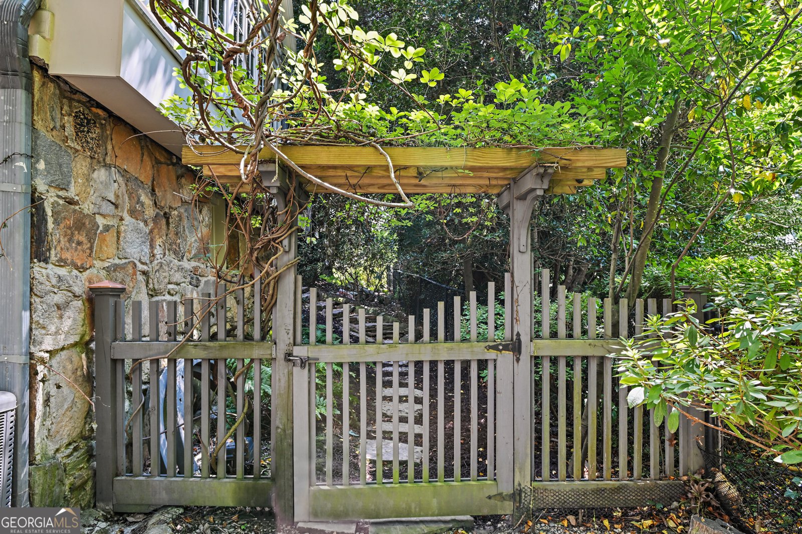 400 Pine Tree Drive Atlanta - 19