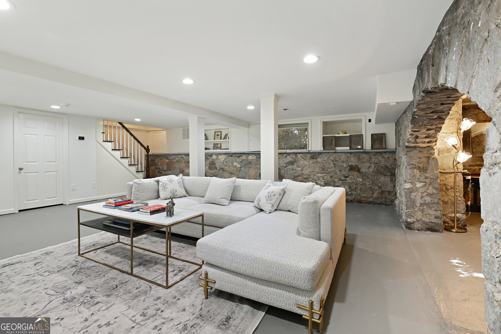 400 Pine Tree Drive Atlanta - 77
