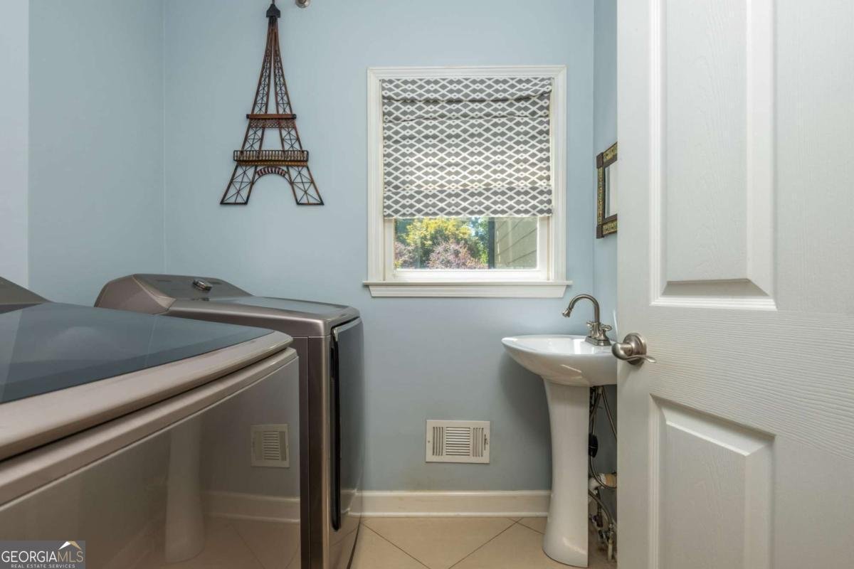 460 Hamilton Park Drive Roswell - 27