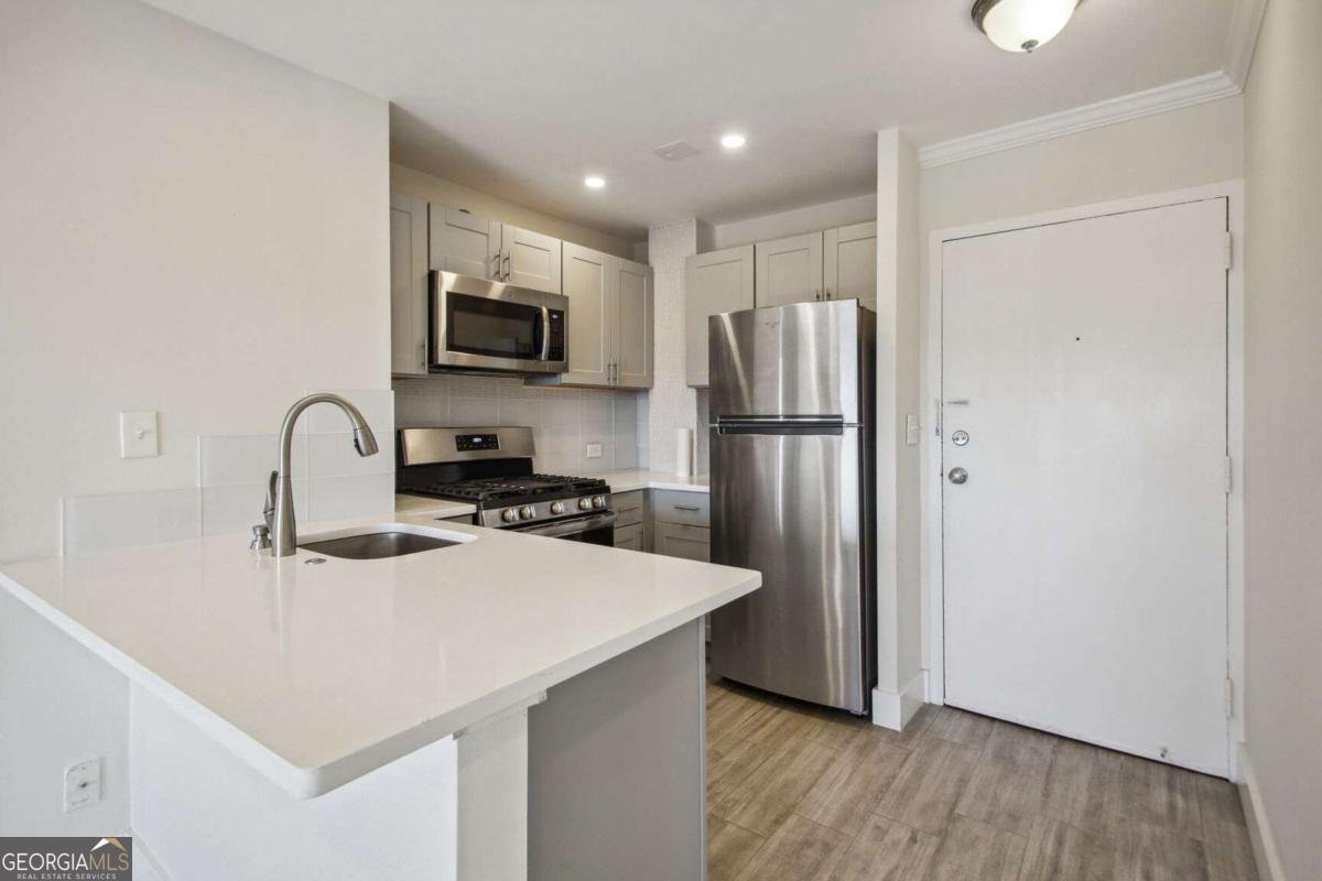 2285 Peachtree Road Atlanta - 1