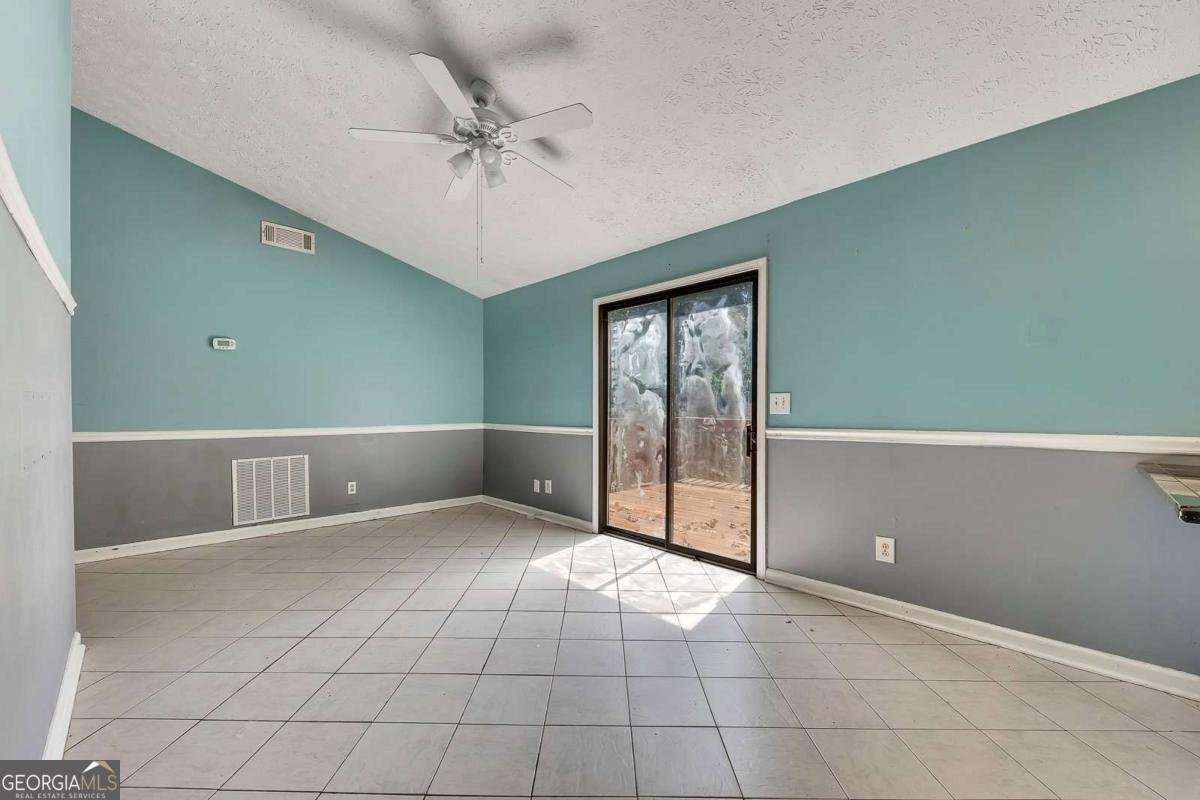 211 Windcrest Court Woodstock - 2