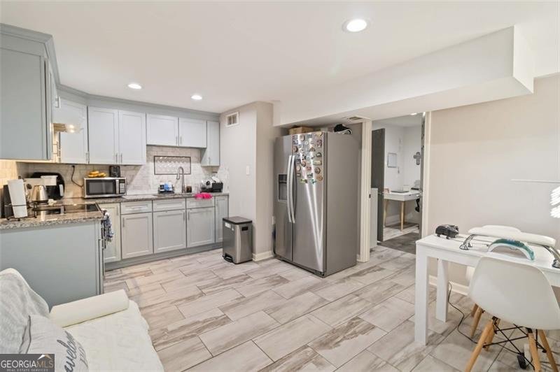 442 Edwards Lawrenceville - 11