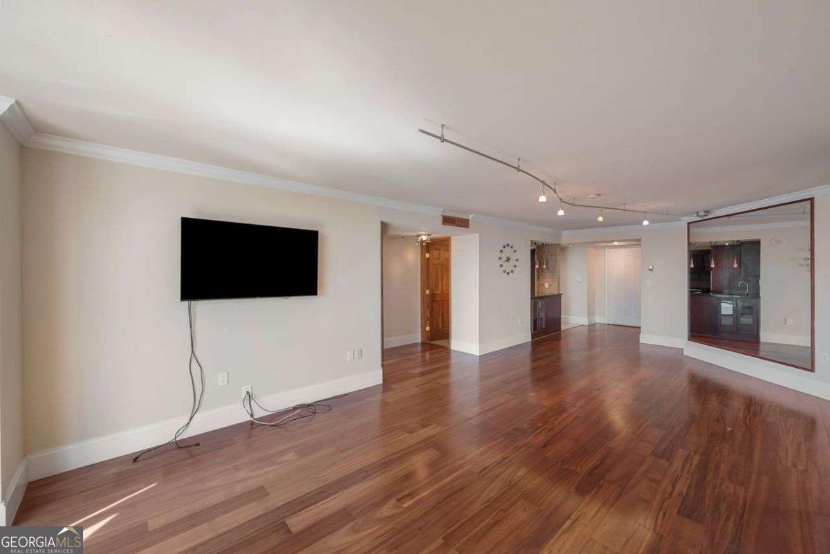 2870 Pharr Court South Atlanta - 10