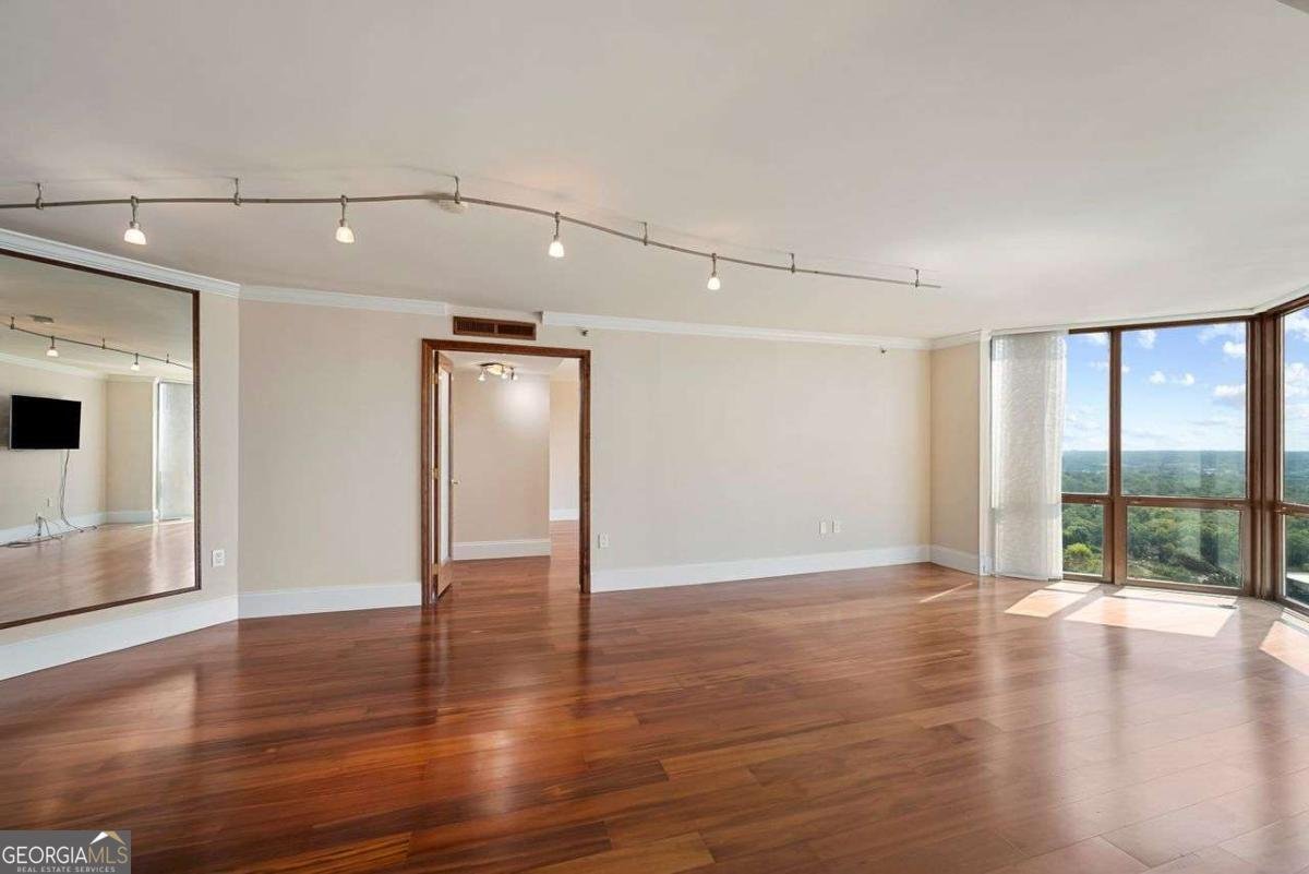 2870 Pharr Court South Atlanta - 11