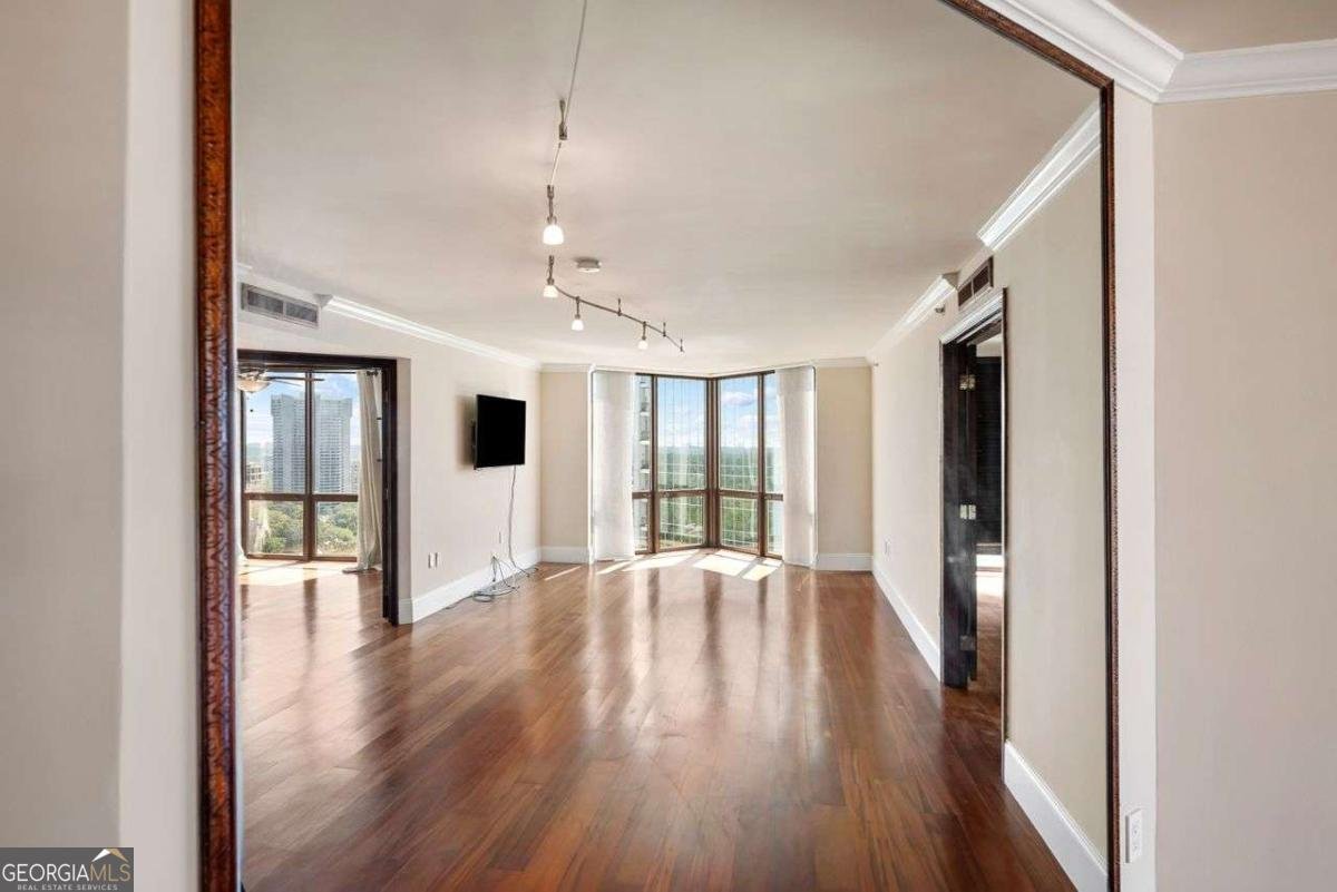 2870 Pharr Court South Atlanta - 26