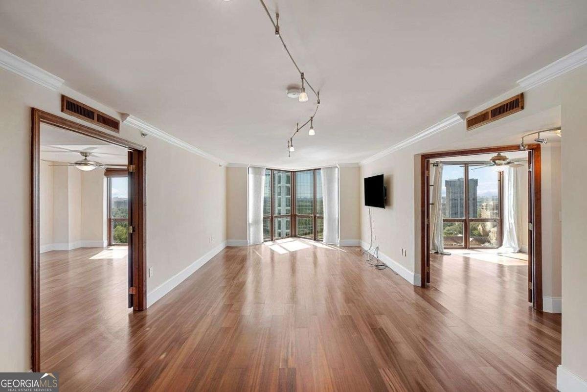 2870 Pharr Court South Atlanta - 33