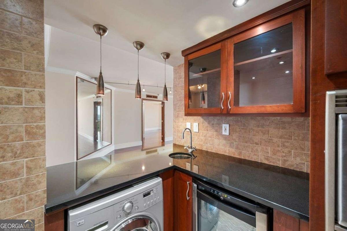 2870 Pharr Court South Atlanta - 9
