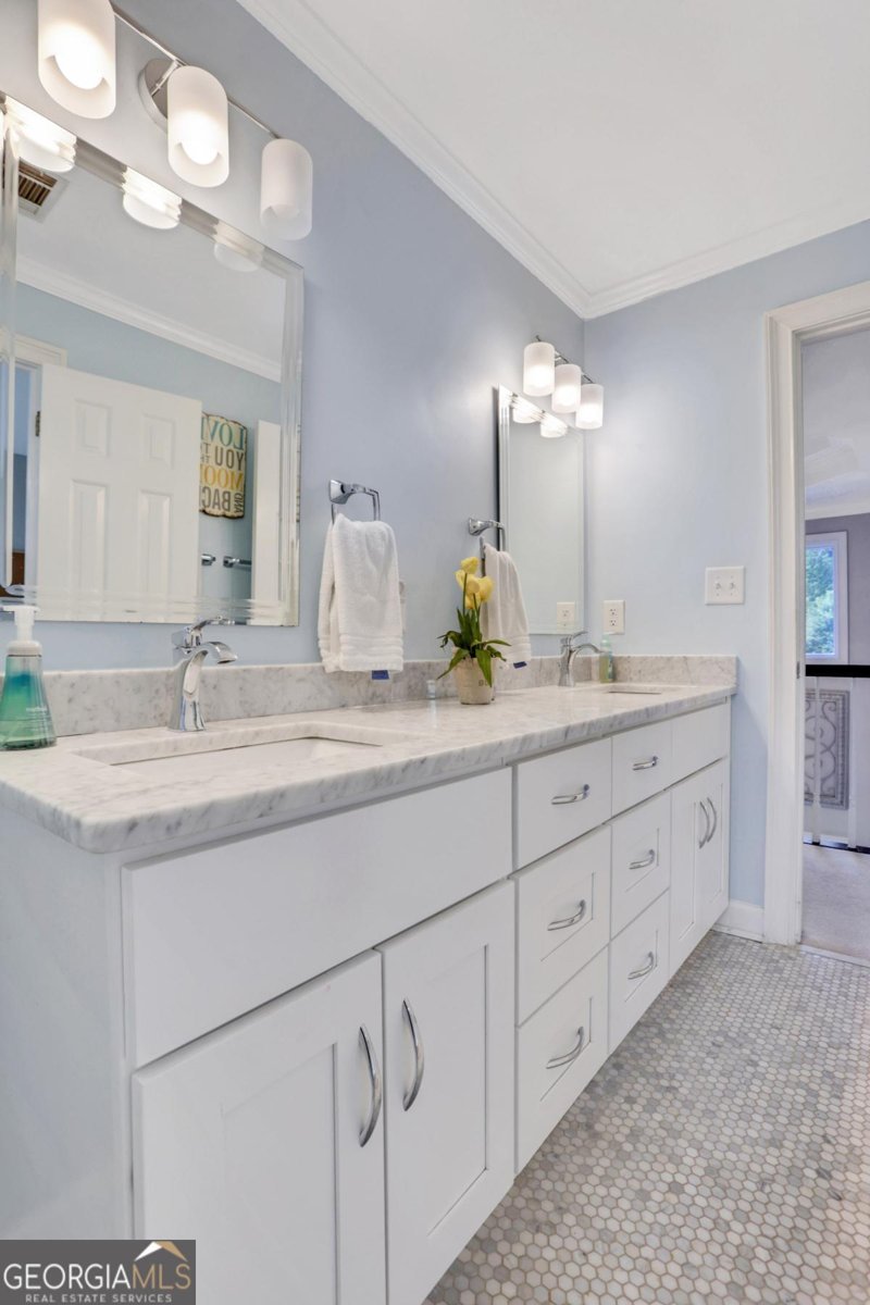 2535 Winthrope Way Lawrenceville - 32