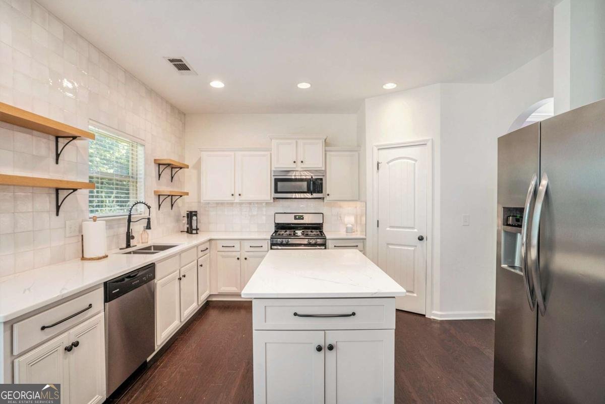 4416 Black Hills Drive Acworth - 1