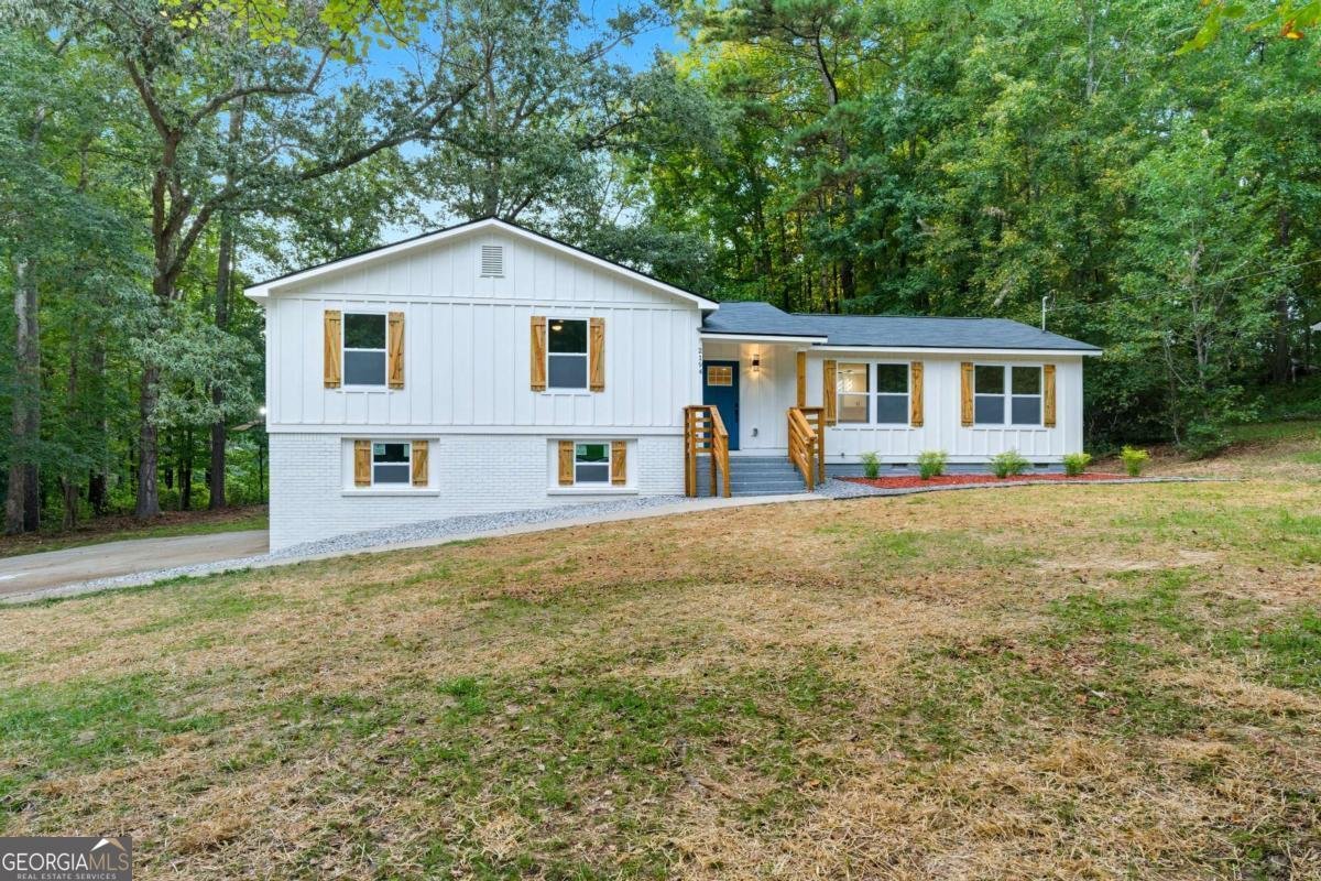 2194 Chestnut Place Lithia Springs - 1