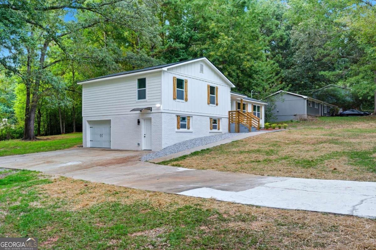 2194 Chestnut Place Lithia Springs - 33