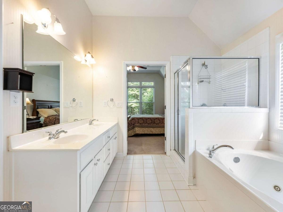 894 Fairview Club Circle Dacula - 14