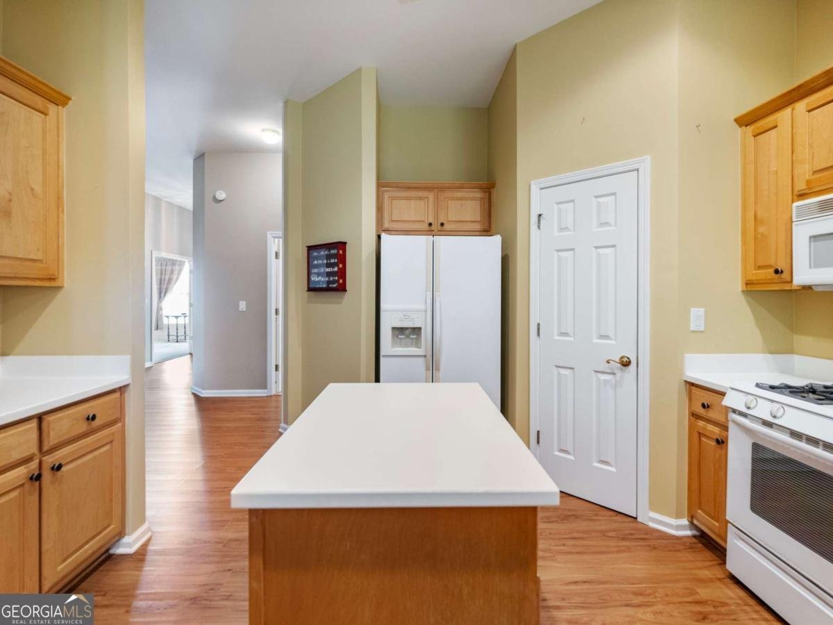 894 Fairview Club Circle Dacula - 7