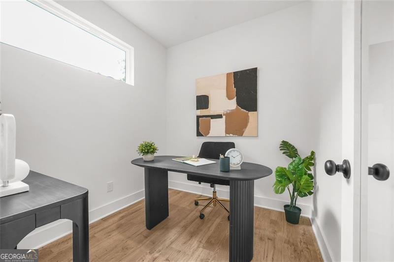 581 Woods Atlanta - 17
