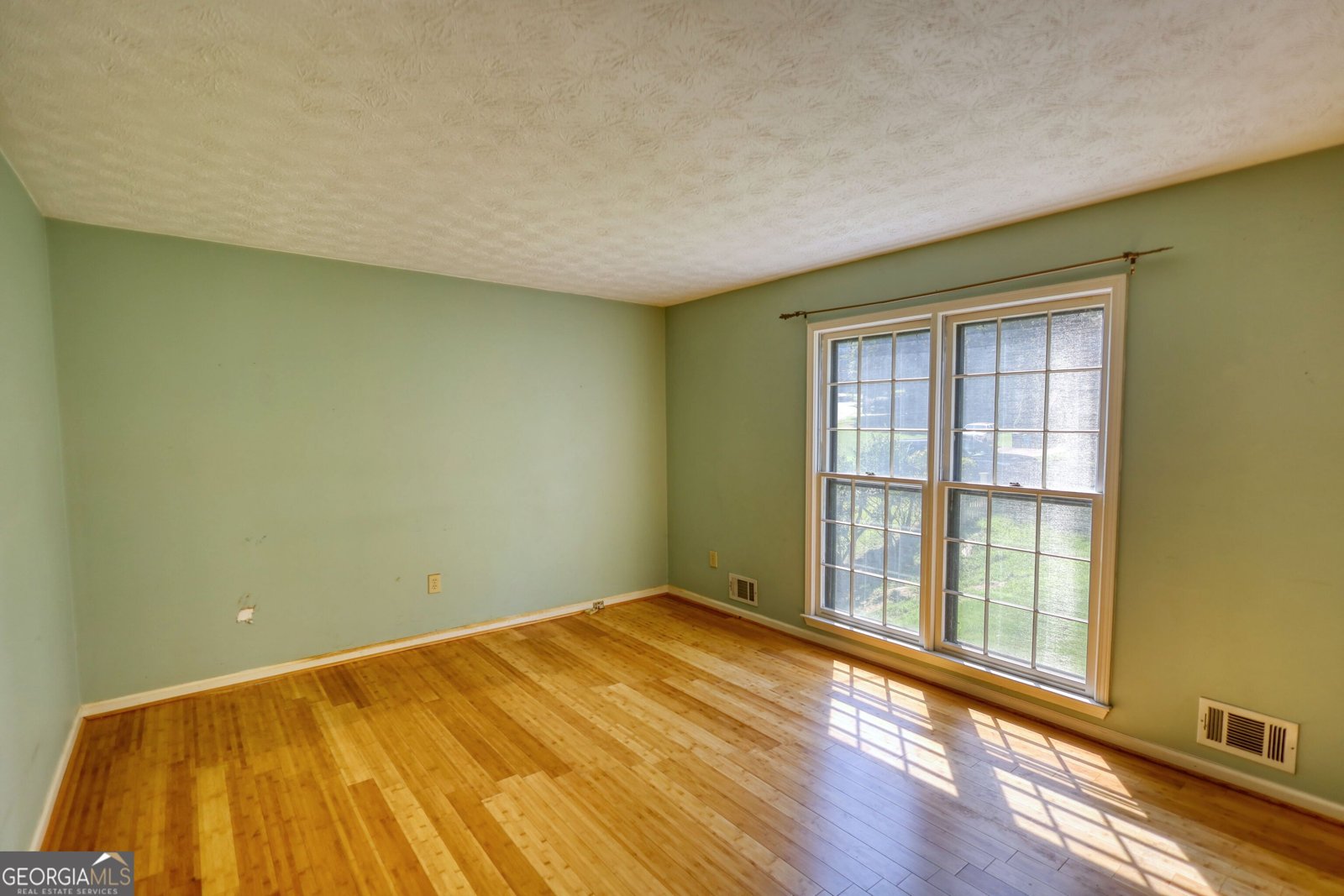 4527 Robie Road Lilburn - 1