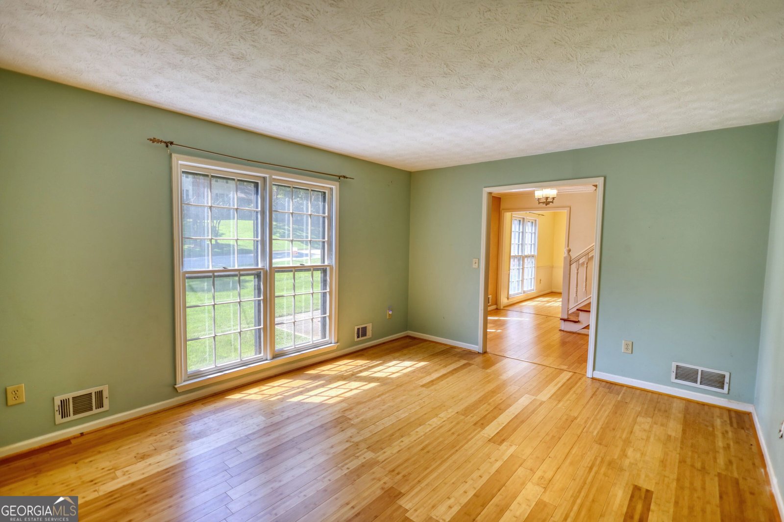4527 Robie Road Lilburn - 2