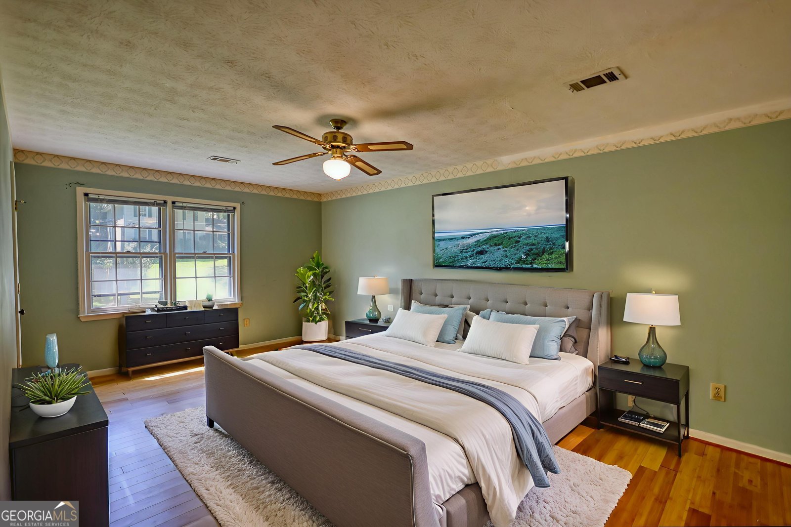 4527 Robie Road Lilburn - 44