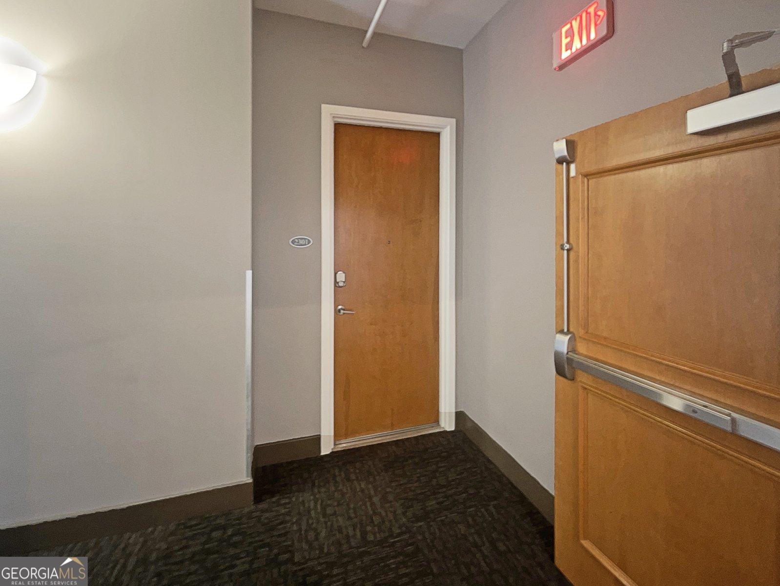 560 Dutch Valley Road Atlanta - 8