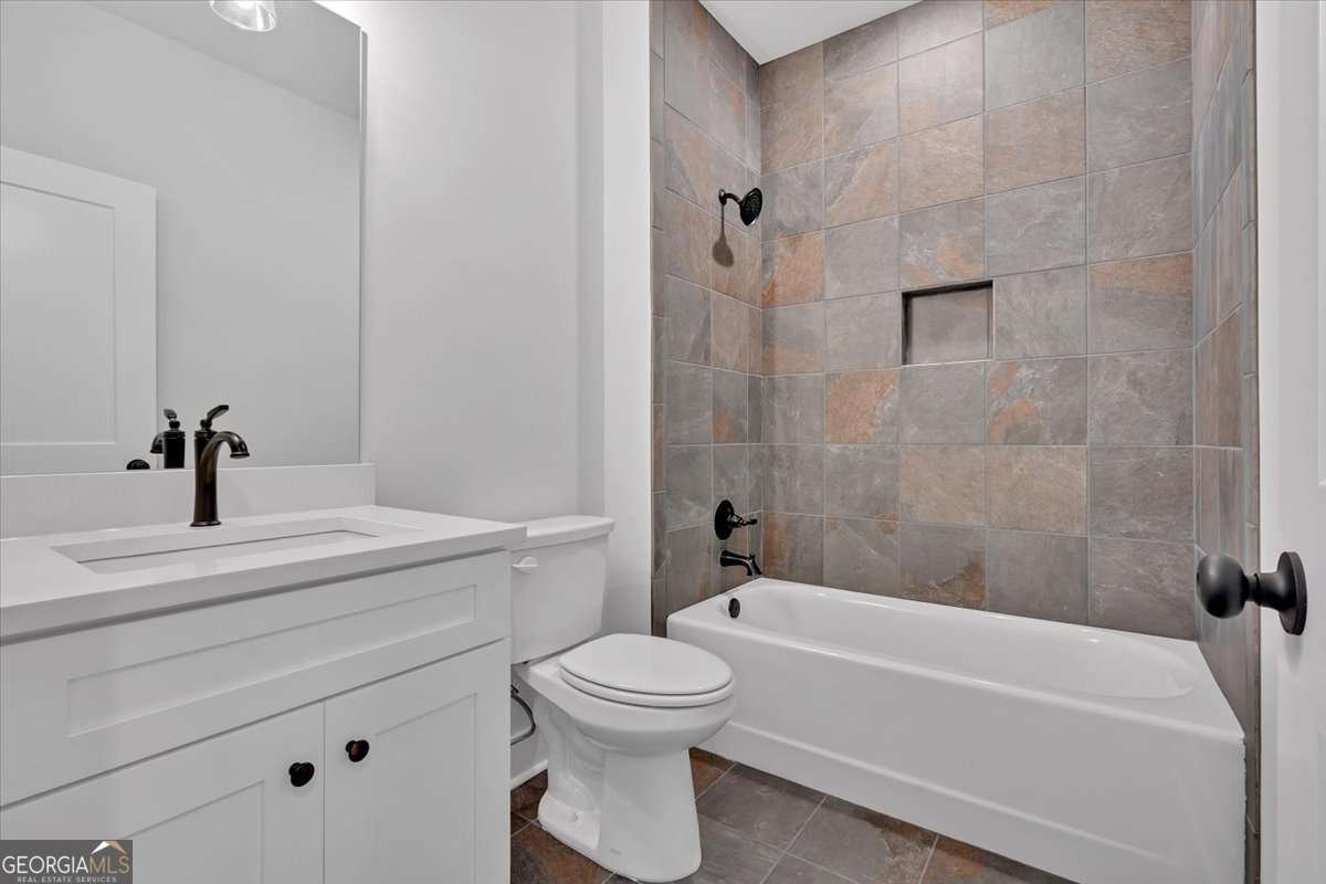 3 Rushden Way Rome - 40