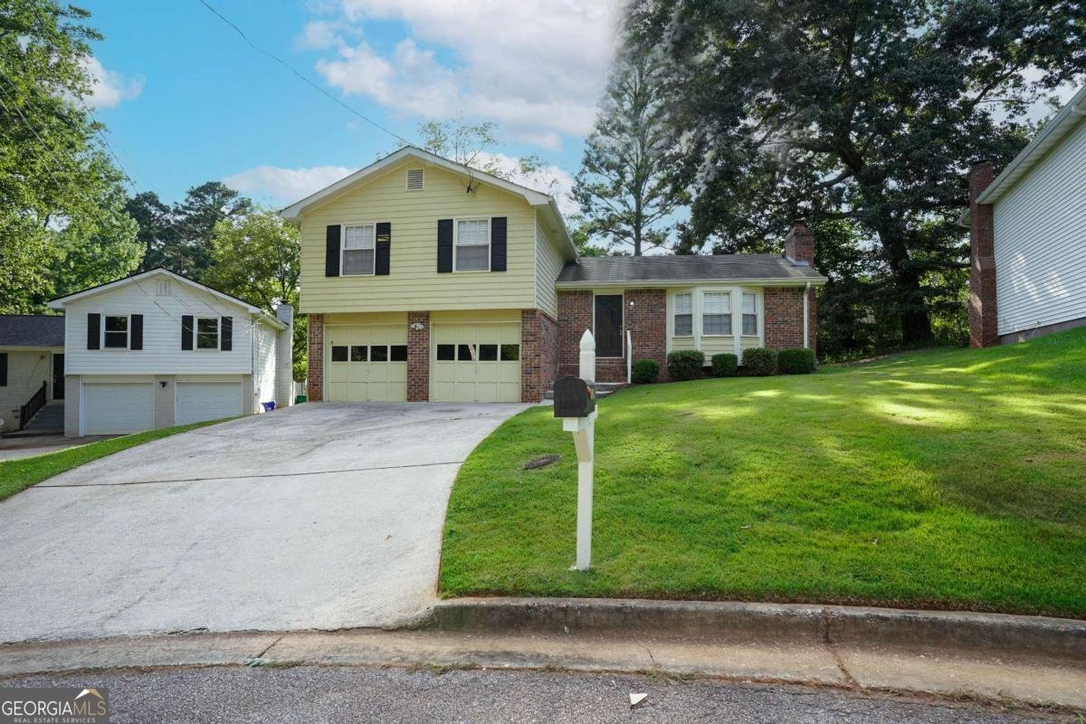 2063 Wellborn Close Lithonia - 1