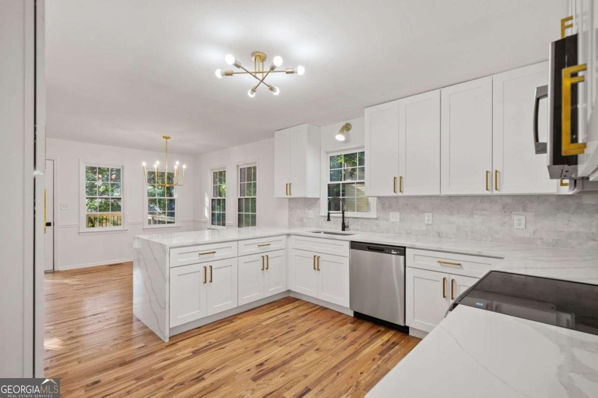 6211 Woodlore Drive Acworth - 2