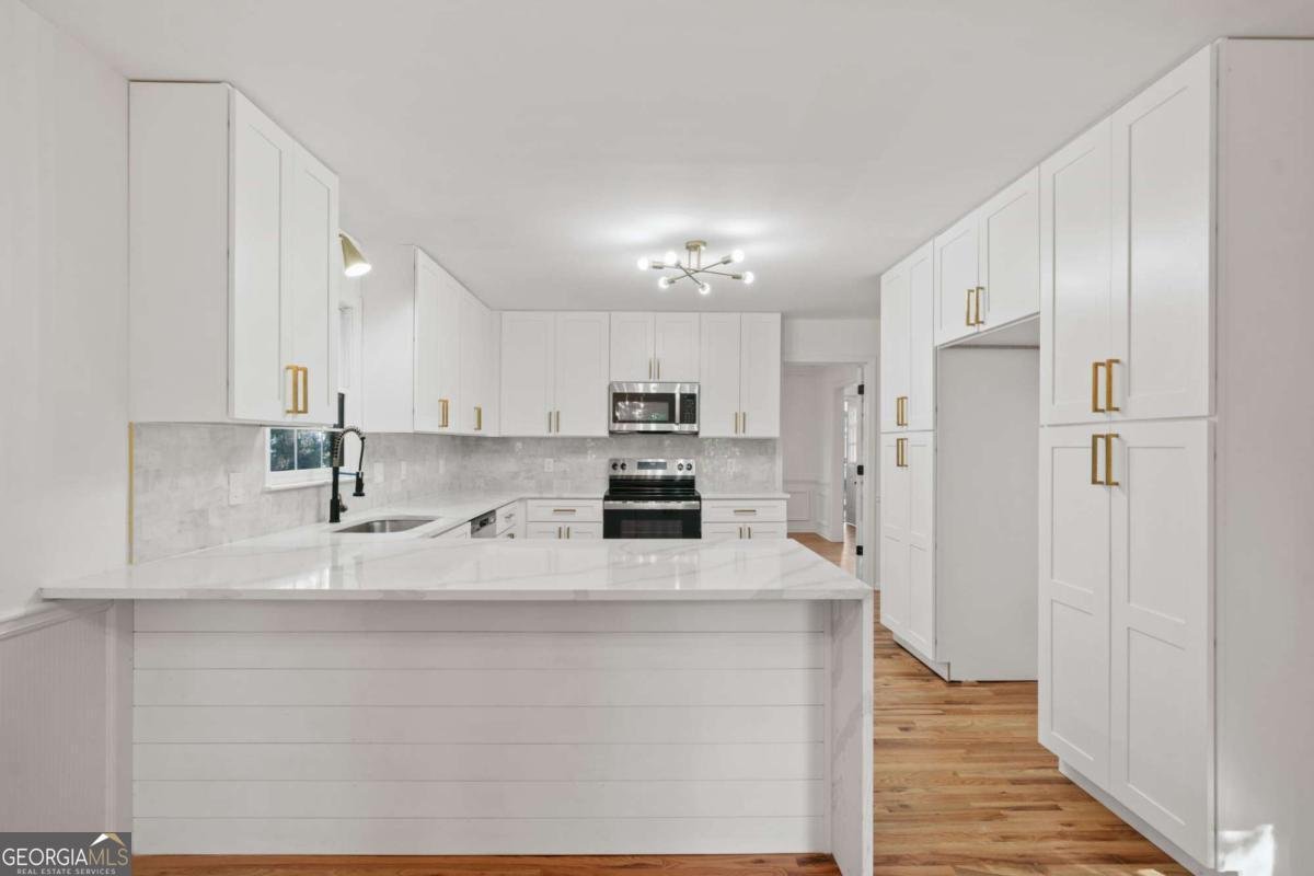 6211 Woodlore Drive Acworth - 6