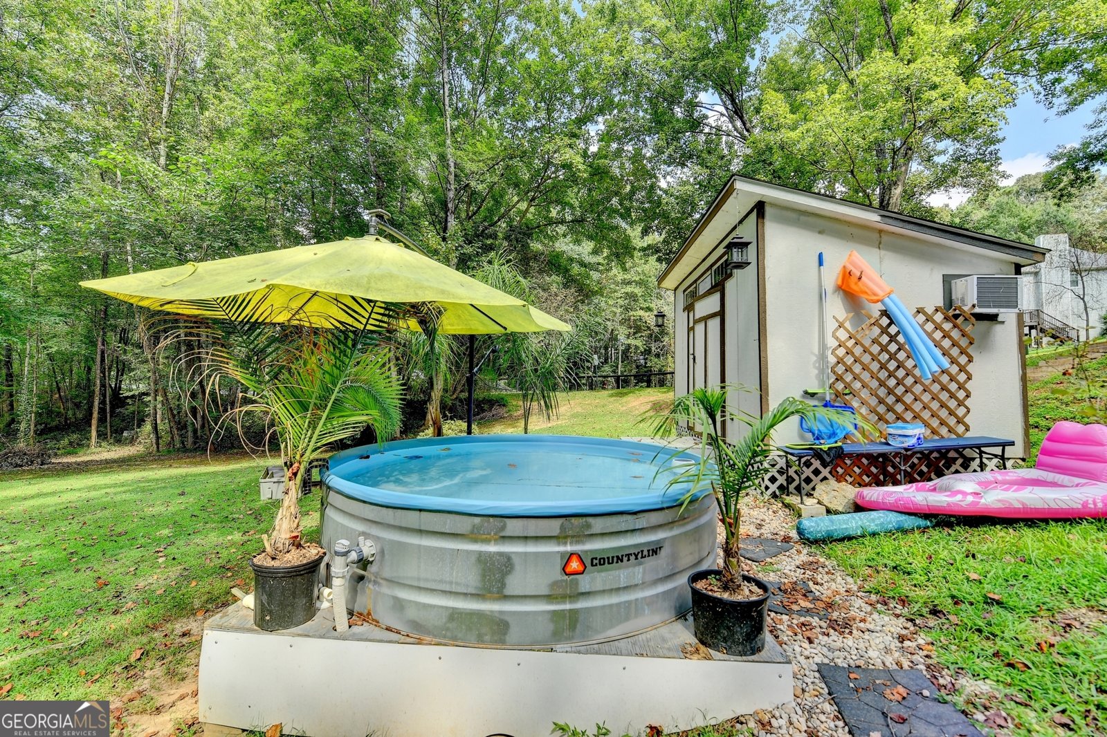 402 Leslie Court Woodstock - 66