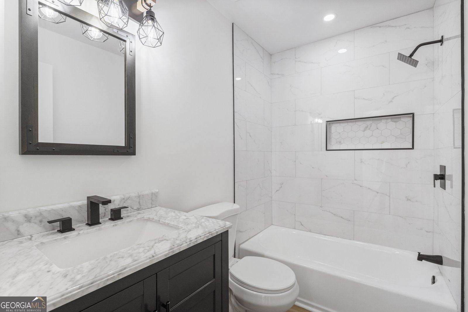 36 H St, Hamilton - 26