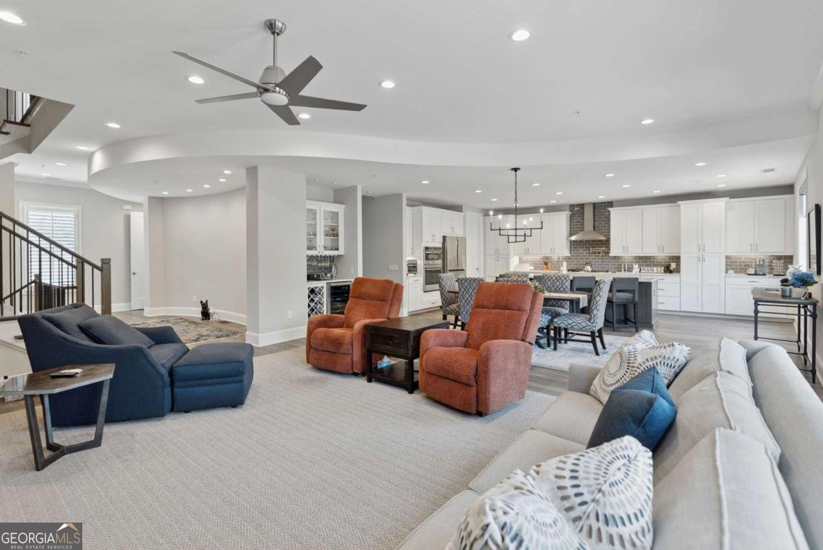 8255 Main Street Woodstock - 11