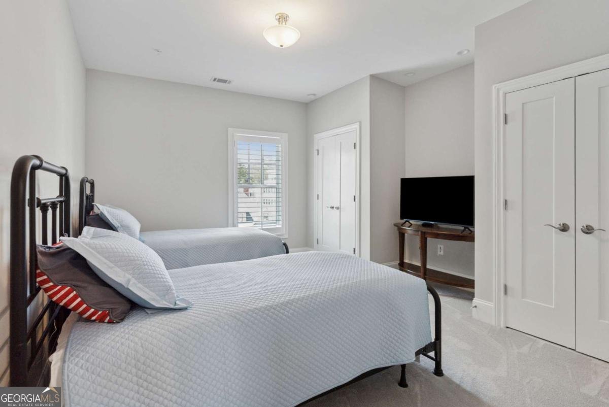8255 Main Street Woodstock - 17