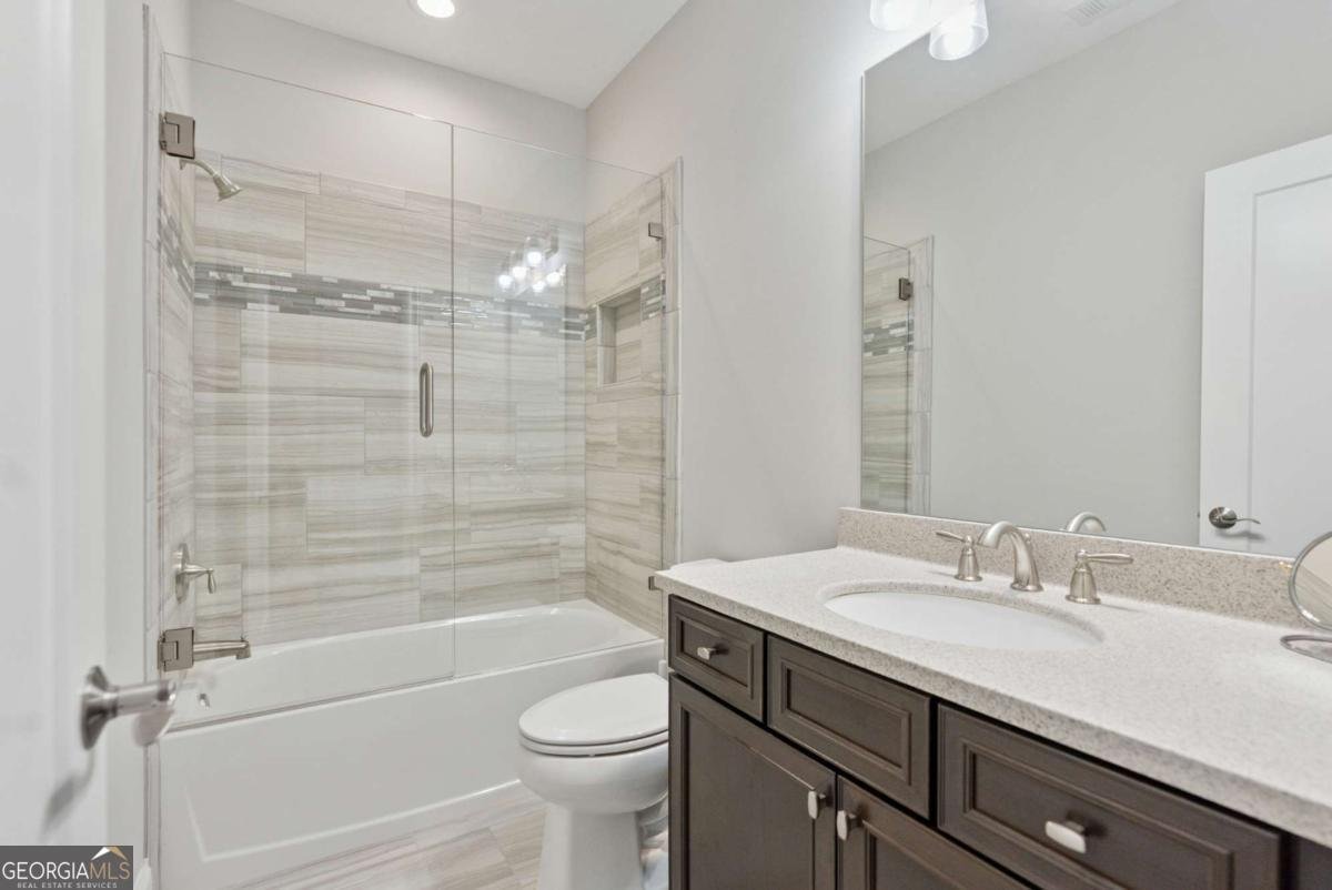 8255 Main Street Woodstock - 18