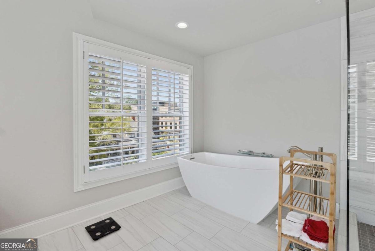 8255 Main Street Woodstock - 24